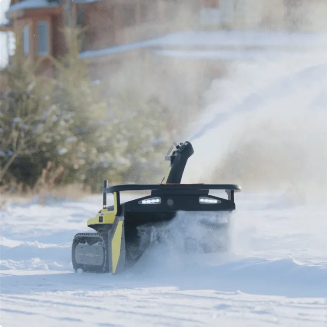 Yarbo med snöslungemodul och gräsklipparmodul - Dite.nu